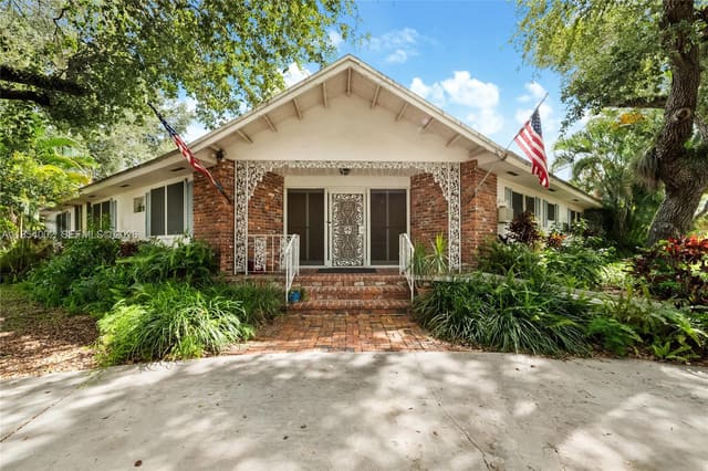 7895 Grand Canal Drive, sold in Flagami 3rd Addn, Miami, FL