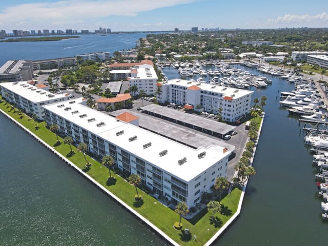 20 Yacht Club Drive 403, North Palm Beach, FL 33408