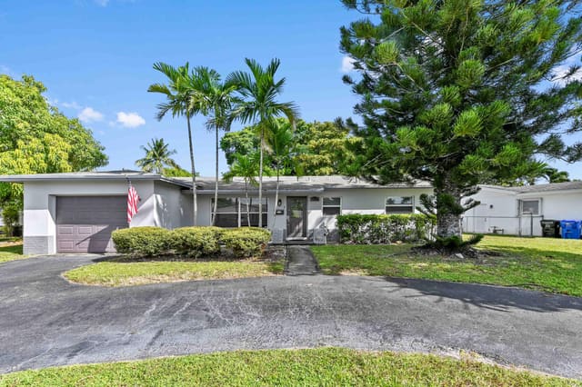 6825 Broadmoor, North Lauderdale, FL 33068