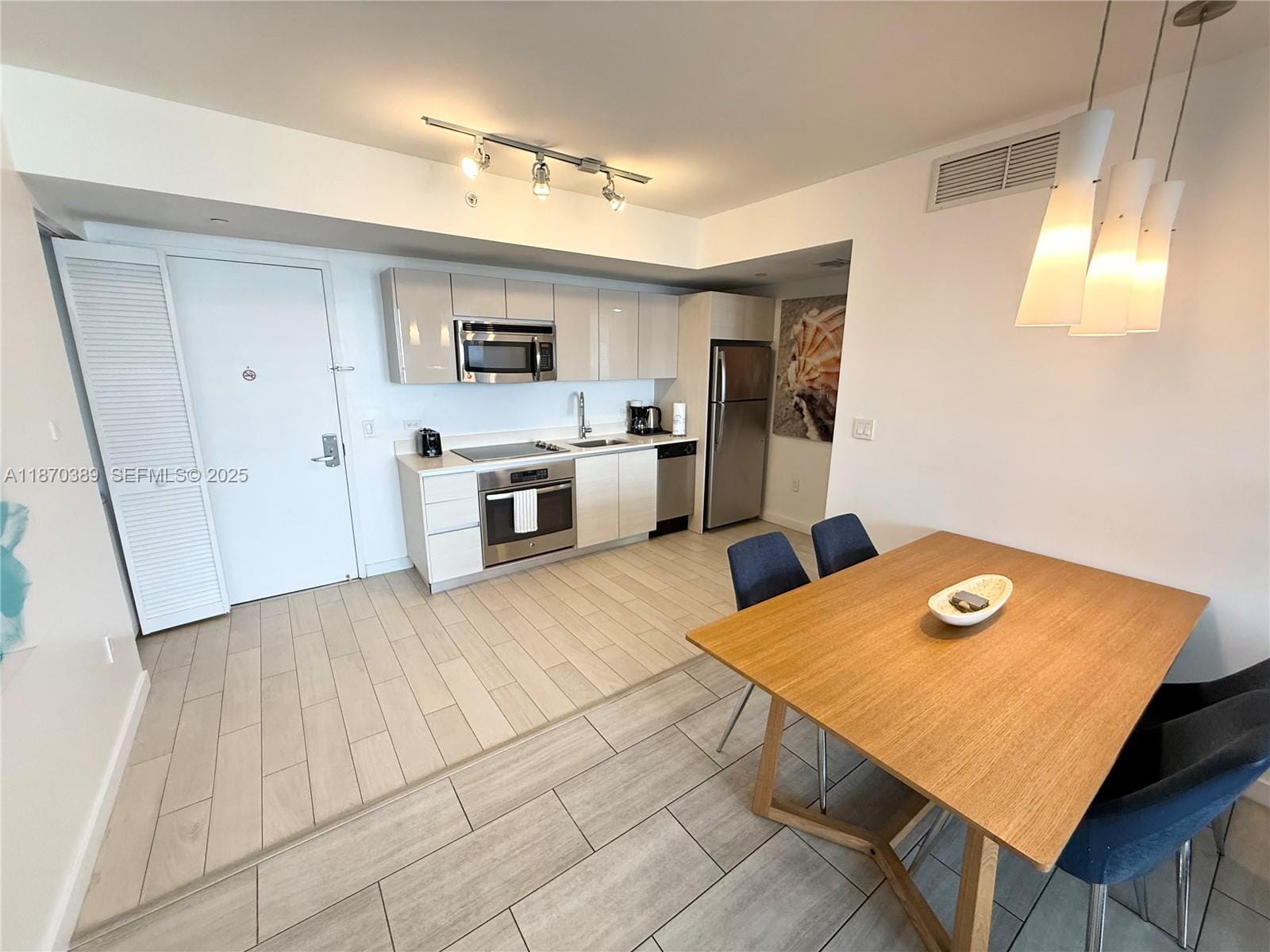 2602 E Hallandale Beach Boulevard R2510 — photo 4