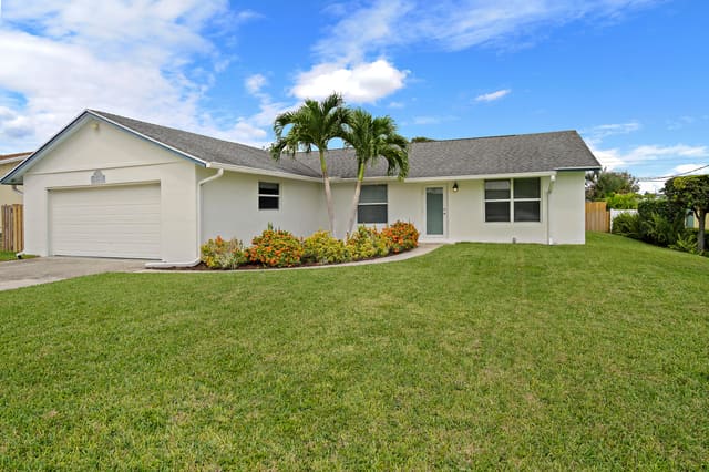 7399 SE Flamingo Way, sold in Hobe Heights, Hobe Sound, FL