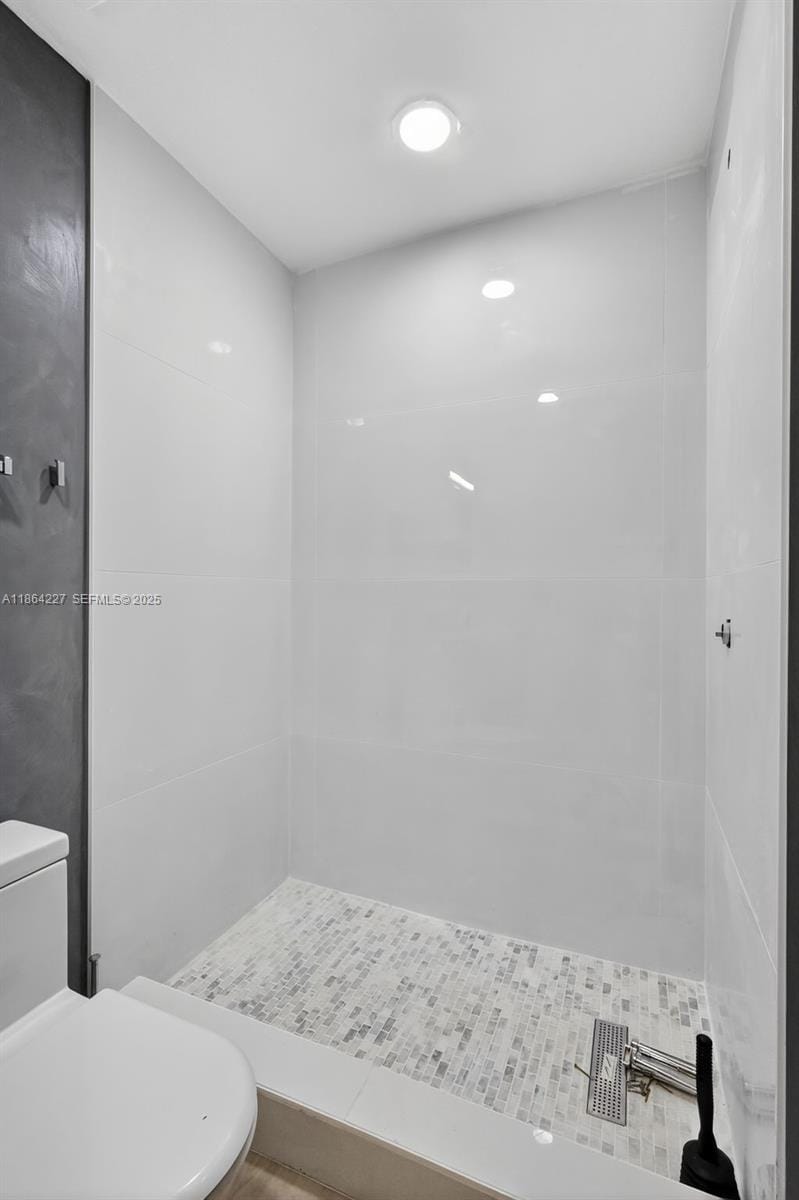 6566 W 2nd Court, Hialeah, FL 33012 photo 12
