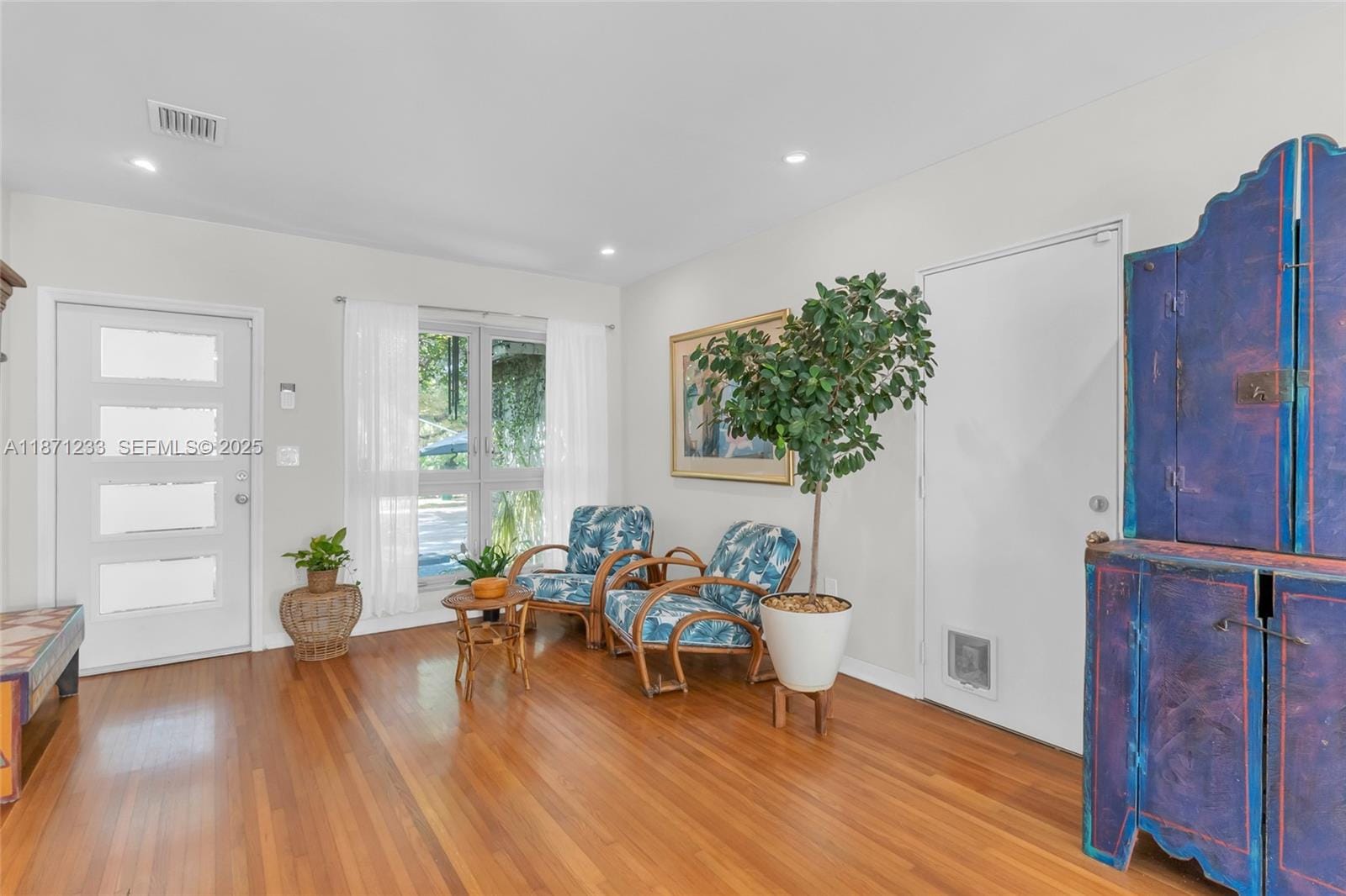 415 Velarde Avenue — photo 6