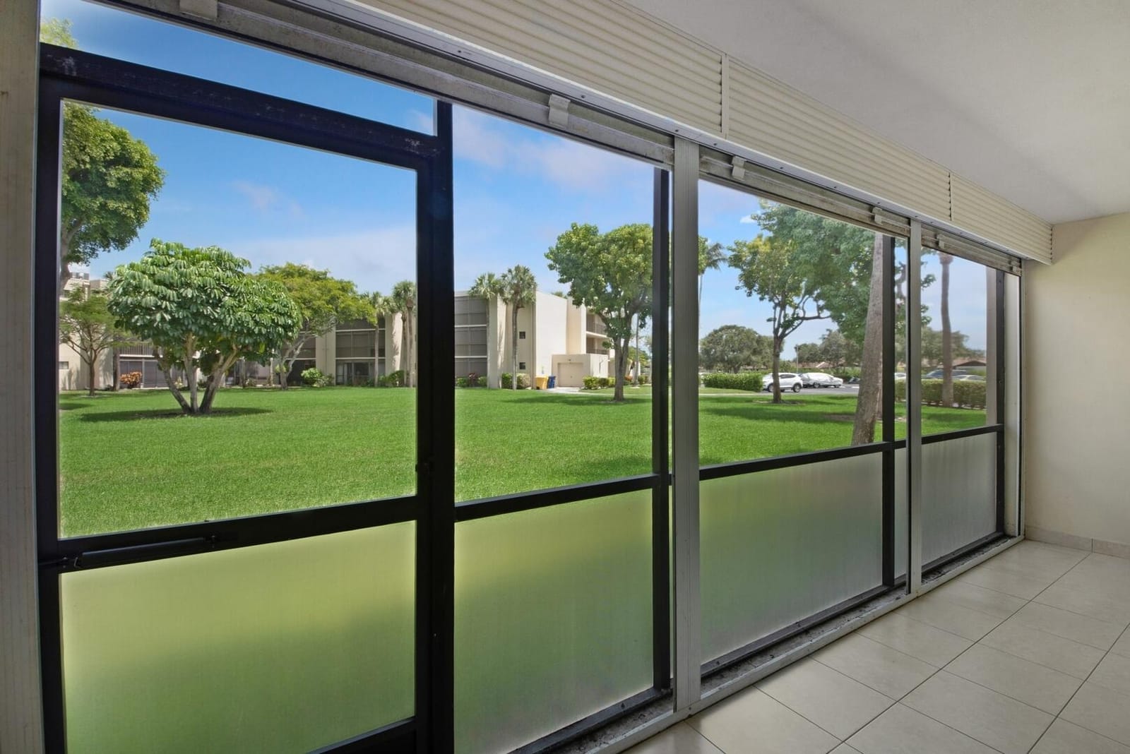 5310 Las Verdes Circle 118, Delray Beach, FL 33484 photo 12