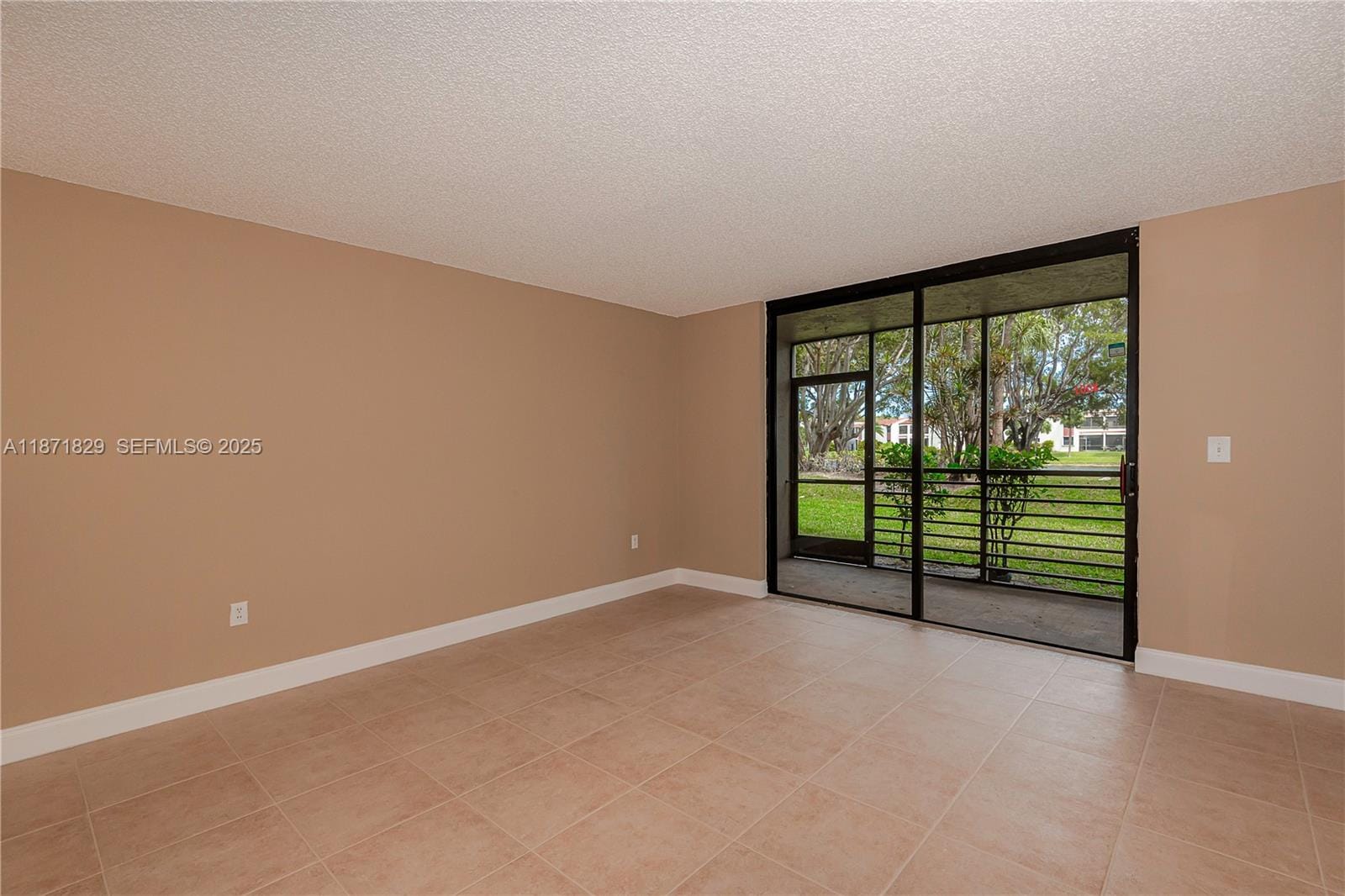 901 Colony Point Circle 102, Pembroke Pines, FL 33026