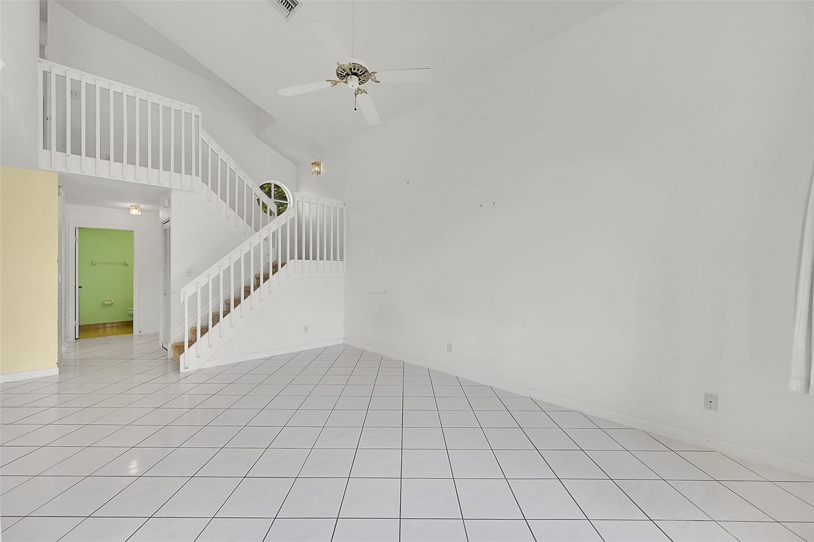 1046 SE 6th Avenue — photo 8