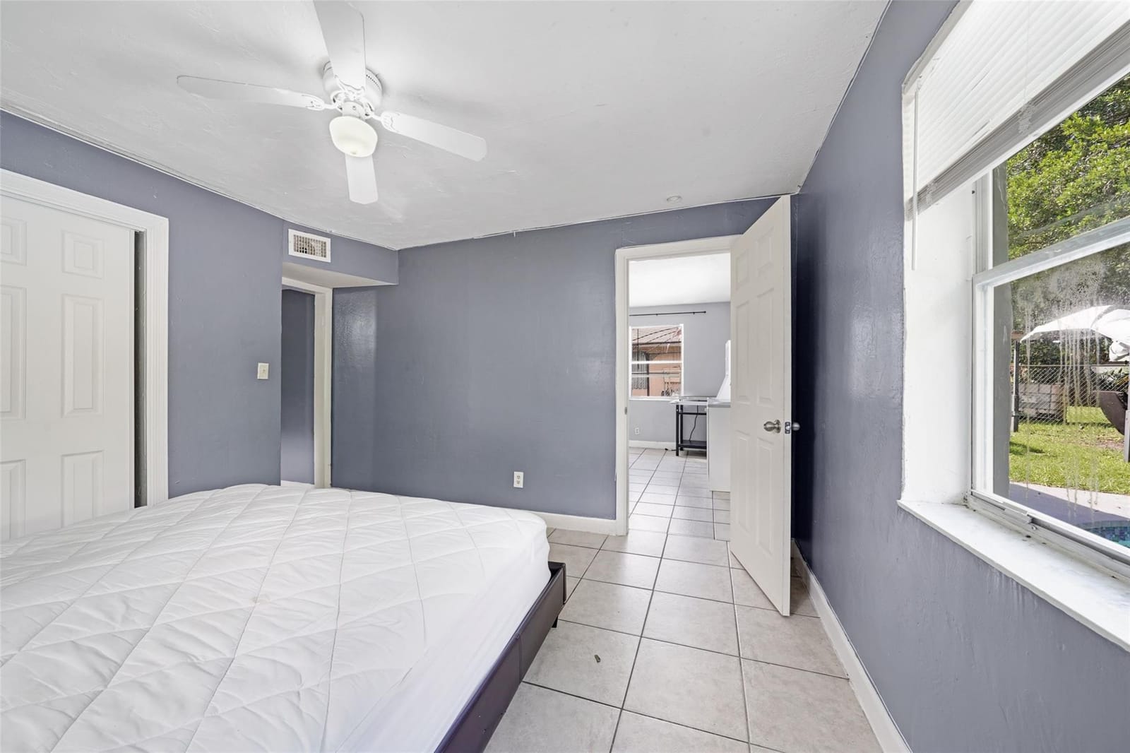 1025 NW 8th Street, Hallandale Beach, FL 33009 photo 15