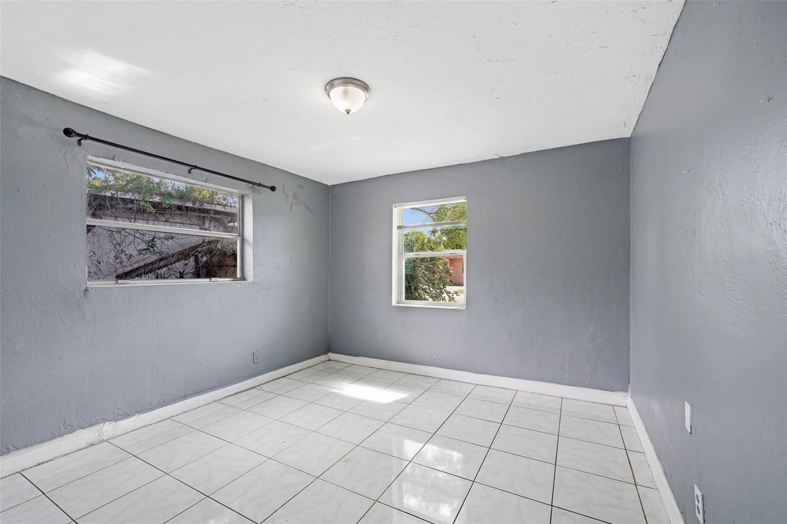 1025 NW 8th Street, Hallandale Beach, FL 33009 photo 22