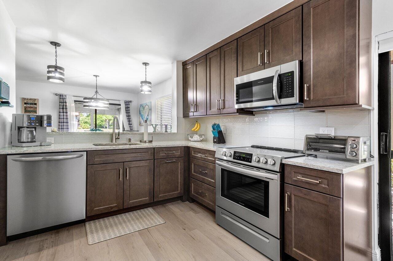 10851 Palm Lake Avenue 102, Boynton Beach, FL 33437