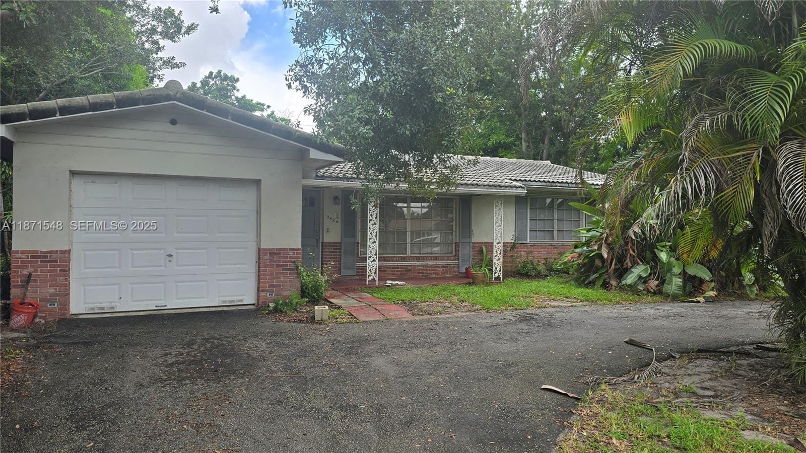 5420 Pierce Street, Hollywood, FL 33021