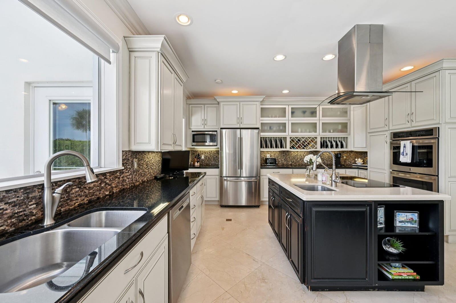 257 N Country Club Drive, Atlantis, FL 33462 photo 16