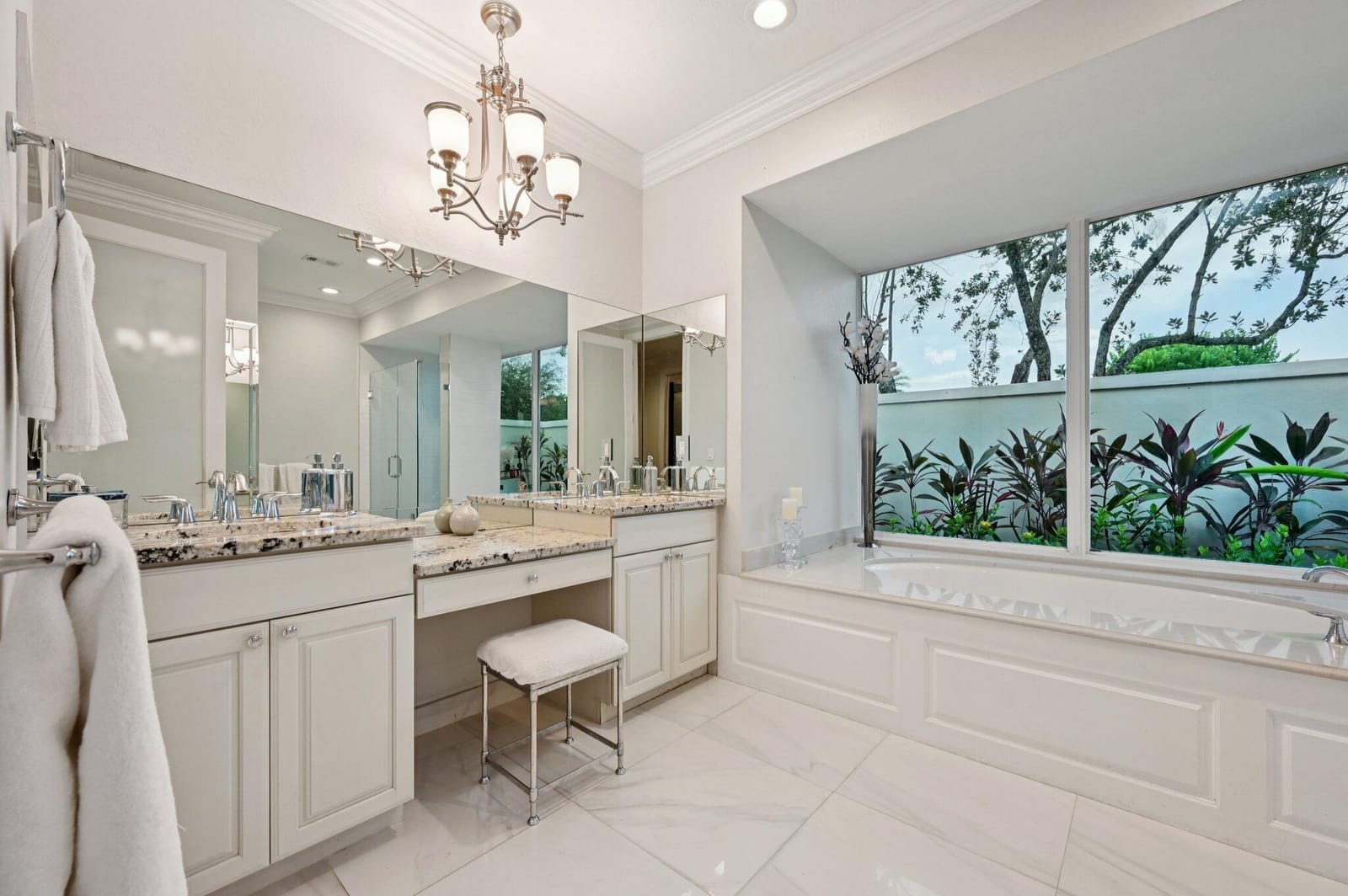 257 N Country Club Drive, Atlantis, FL 33462 photo 25