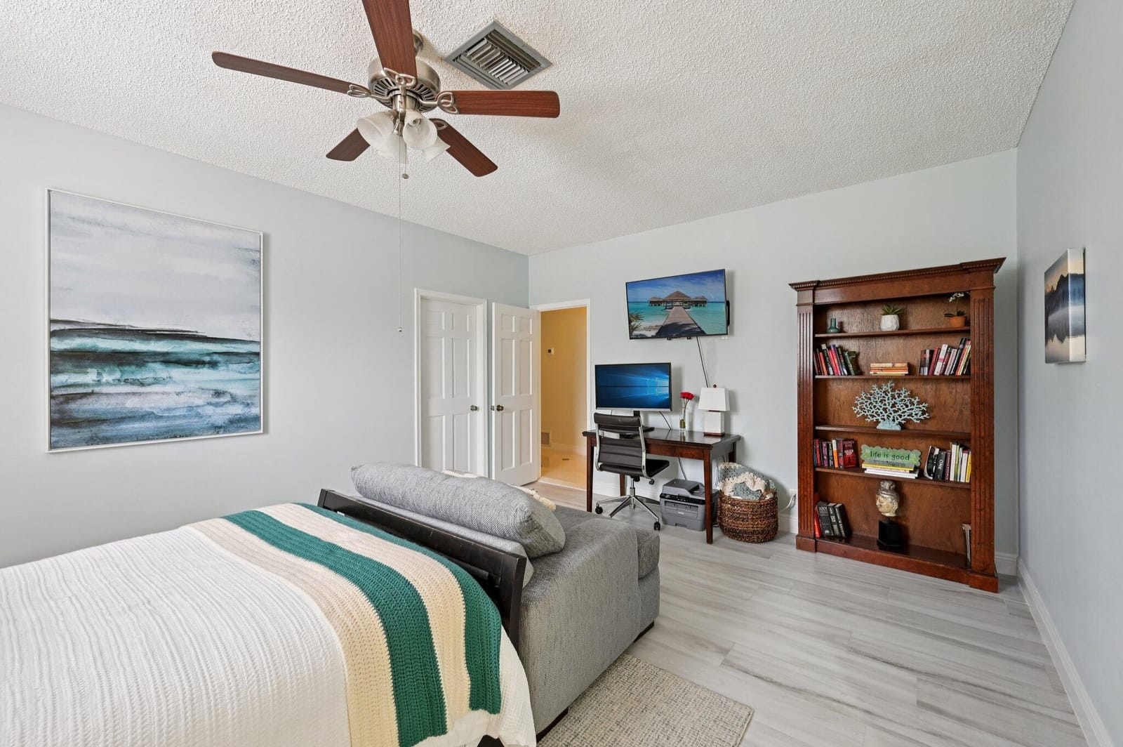 257 N Country Club Drive, Atlantis, FL 33462 photo 30