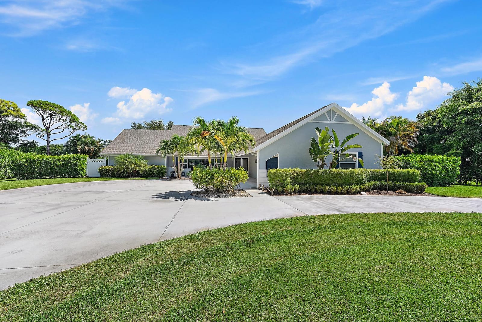 11 Loggerhead Lane, Tequesta, FL 33469