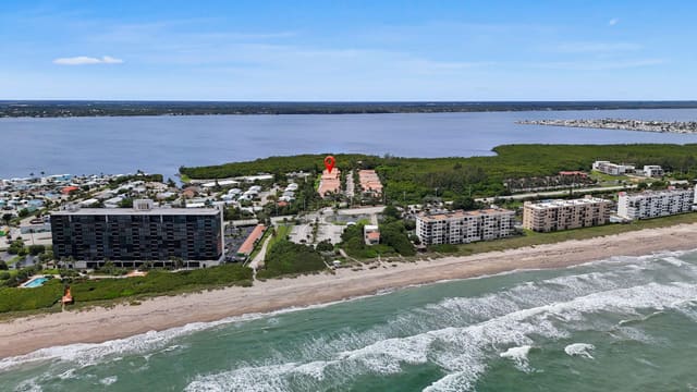 143 Pepper Lane, Jensen Beach, FL 34957