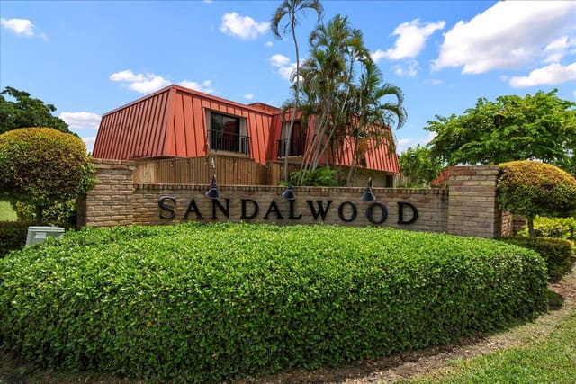 3250 Meridian Way S B, sold in Meridian Park, Palm Beach Gardens, FL