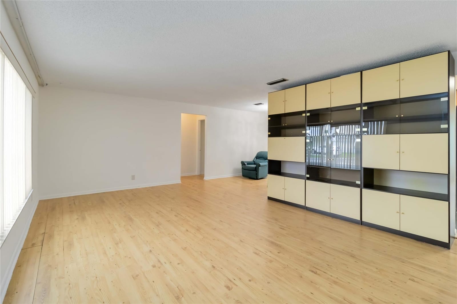 735 NW 73rd Terrace — photo 3