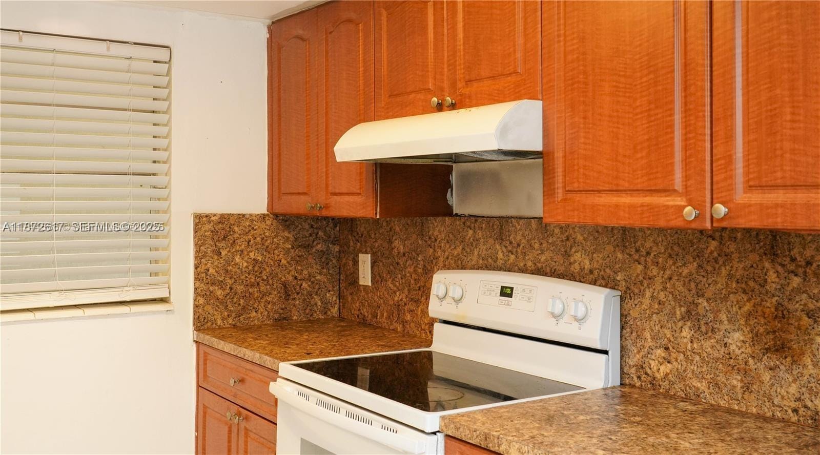11855 NE 19th Drive 10 — photo 4