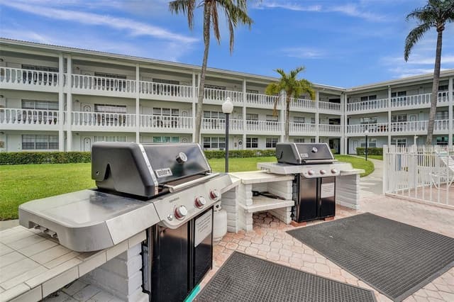5203 NE 24 Terrace B204, sold in Maybury Mansions, Fort Lauderdale, FL