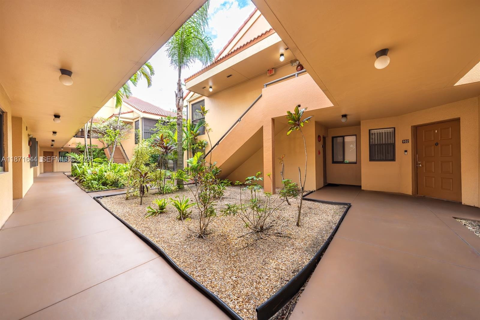 15495 N Miami Lakeway N 101-4 — photo 5