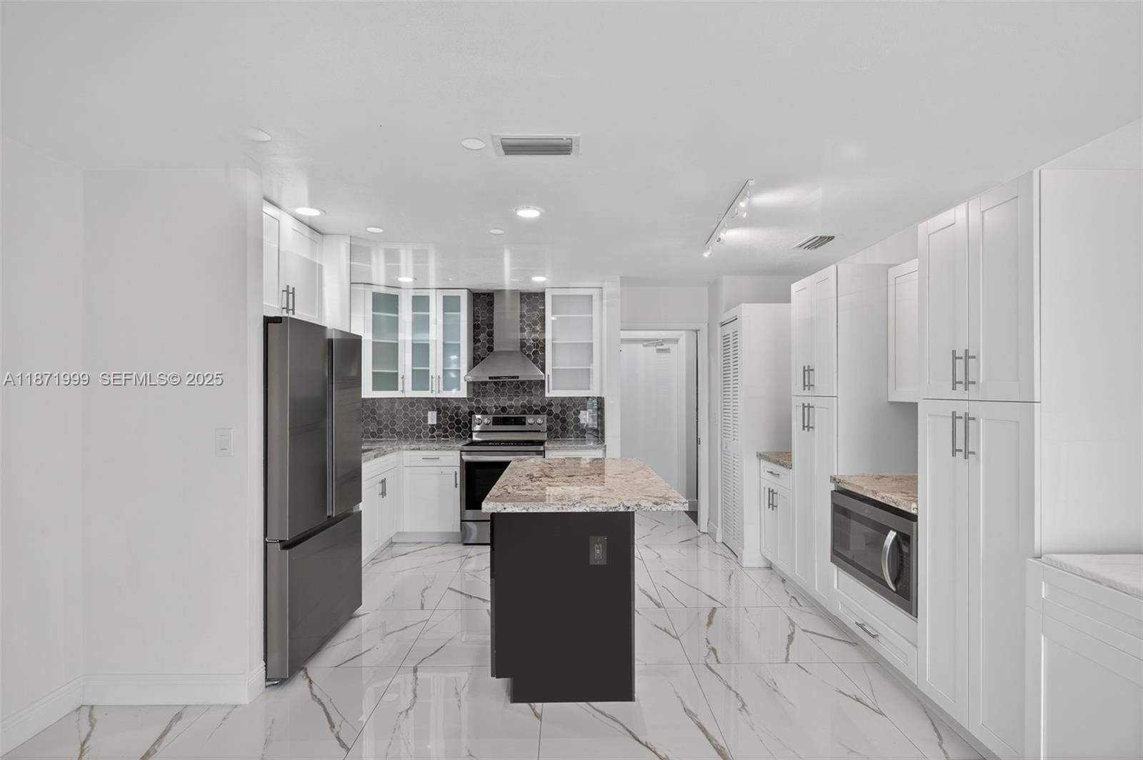 9928 NW 47th Street — photo 10