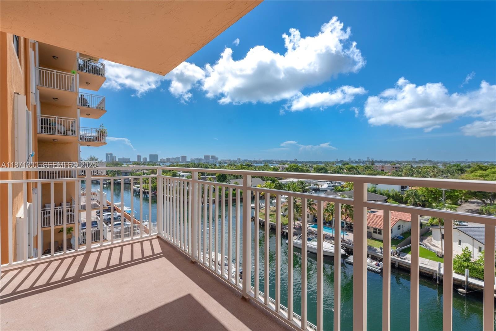 2450 NE 135th Street 607, North Miami, FL 33181 photo 2