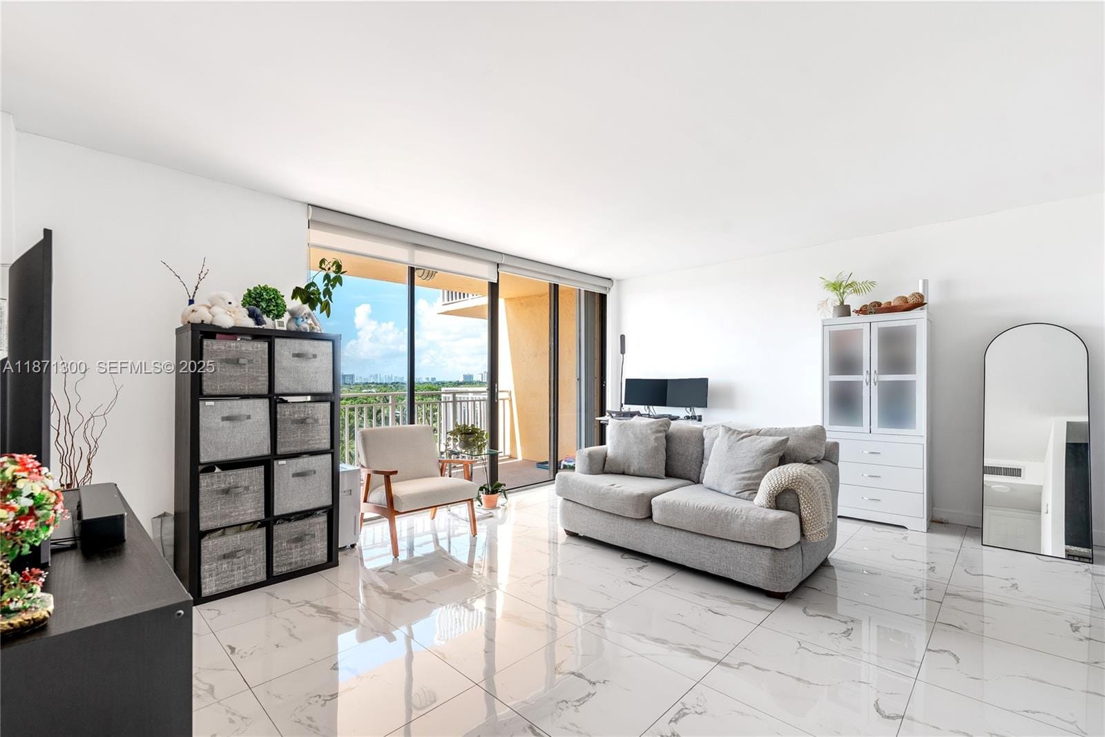 2450 NE 135th Street 607, North Miami, FL 33181 photo 12