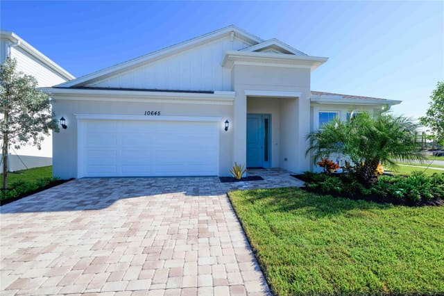 10645 NW Suncrest Loop, Port St. Lucie, FL 34987