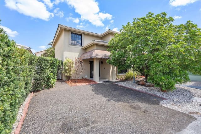 5259 NW 186th Lane, sold in Monterrey 4th Addn, Miami Gardens, FL