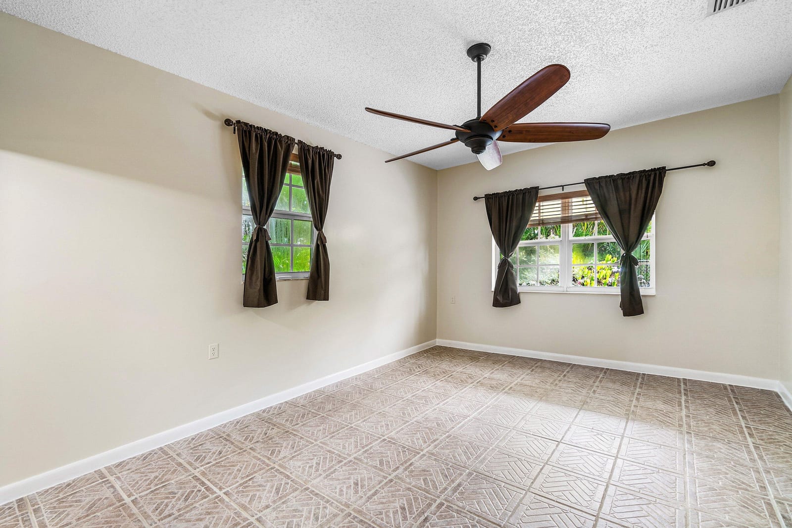 3607 Elizabeth Street, Palm Springs, FL 33461 photo 16