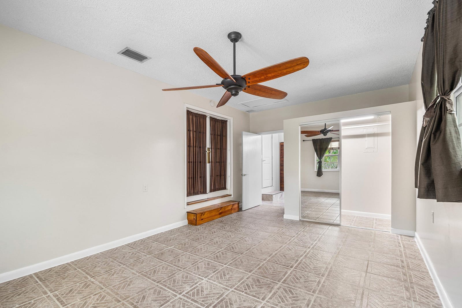 3607 Elizabeth Street, Palm Springs, FL 33461 photo 17