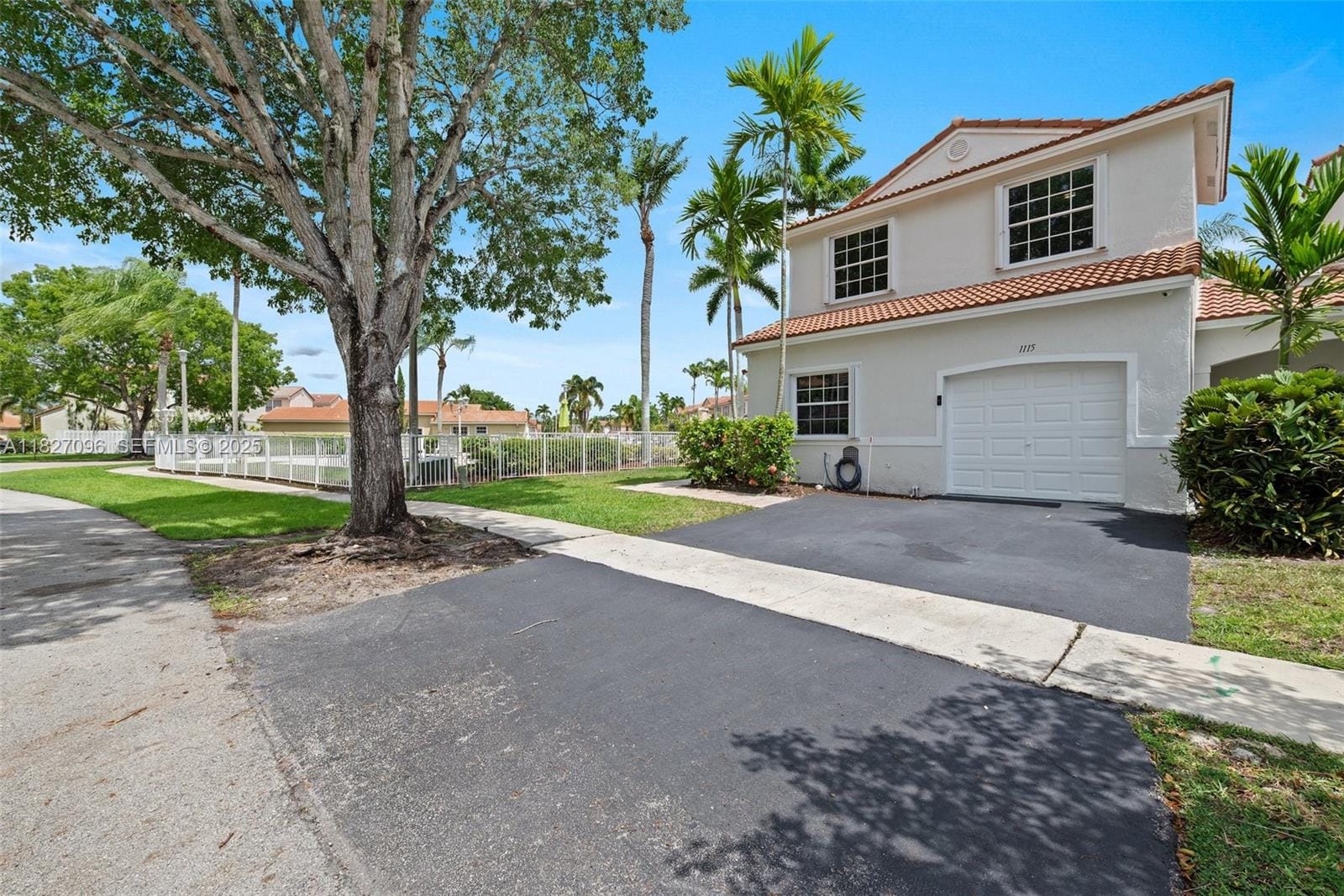 1115 SW 180th Terrace, Pembroke Pines, FL 33029 photo 2