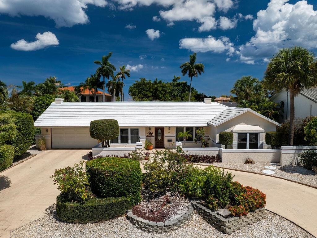 4270 NE 23rd Avenue, Lighthouse Point, FL 33064
