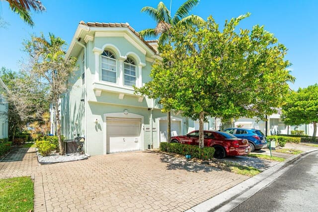 3263 Laurel Ridge Circle, Riviera Beach, FL 33404
