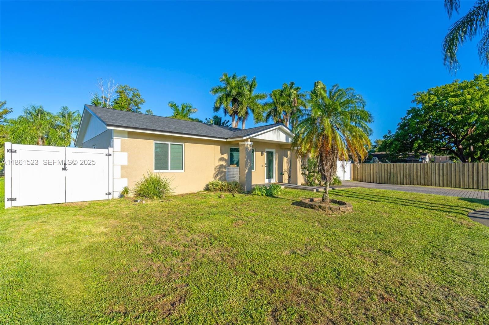 1120 SW 128th Drive — photo 2