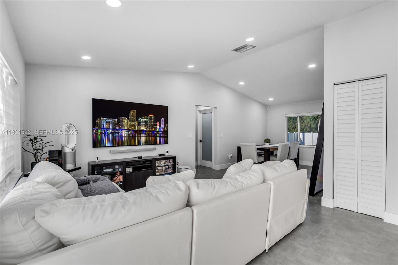 1120 SW 128th Drive — photo 4