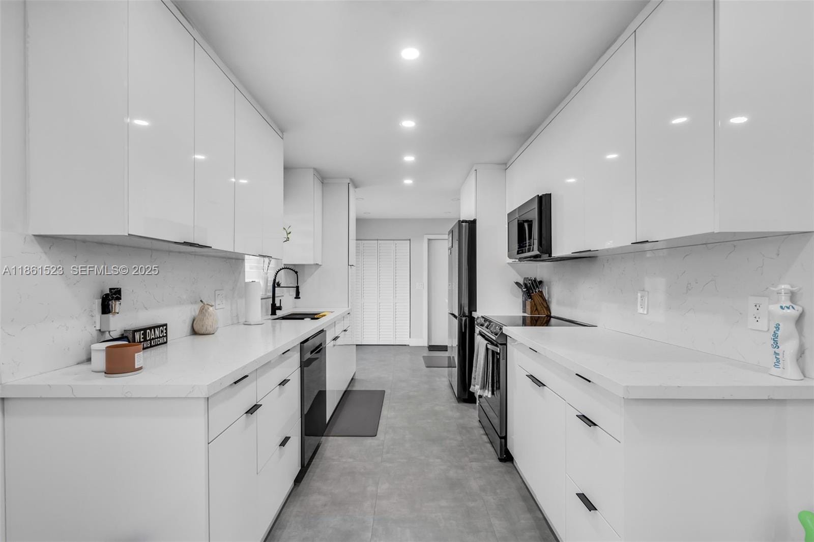 1120 SW 128th Drive — photo 9