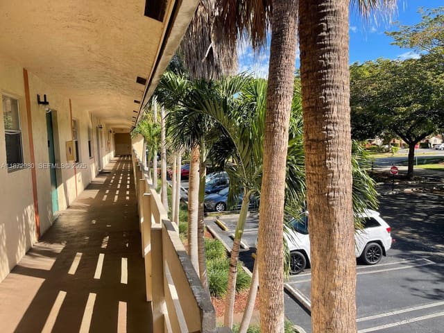 3224 NW 103rd Terrace 205-B, Coral Springs, FL 33065