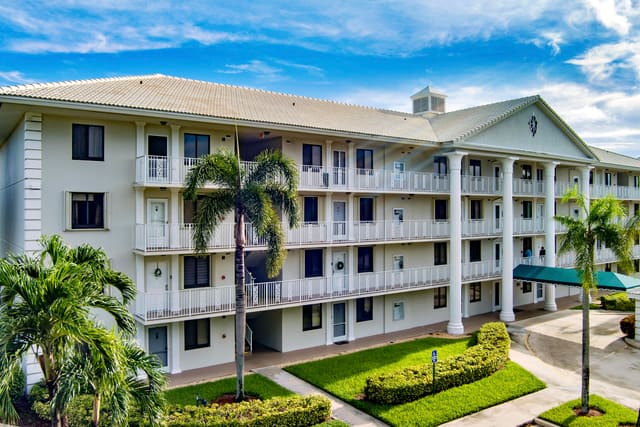 6193 Balboa Circle 202, Boca Raton, FL 33433
