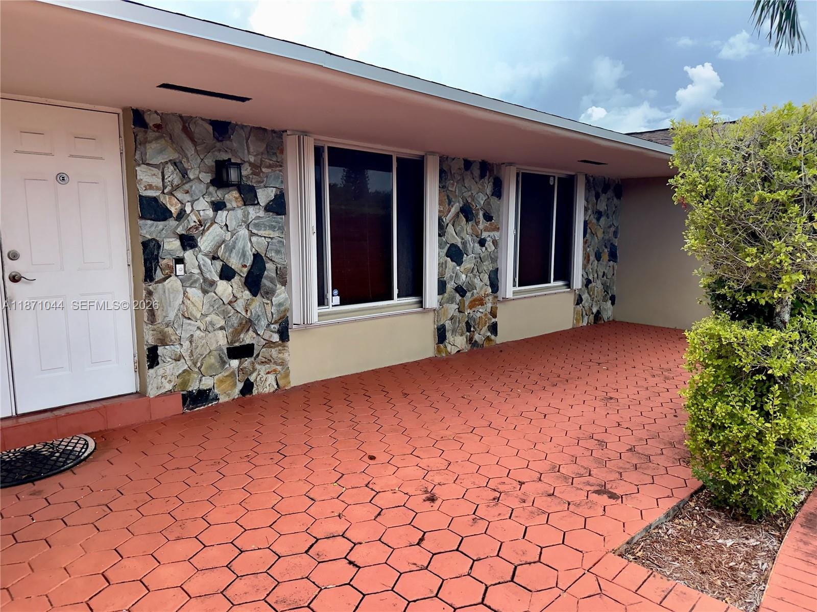1890 NE 211th Terrace, Miami, FL 33179