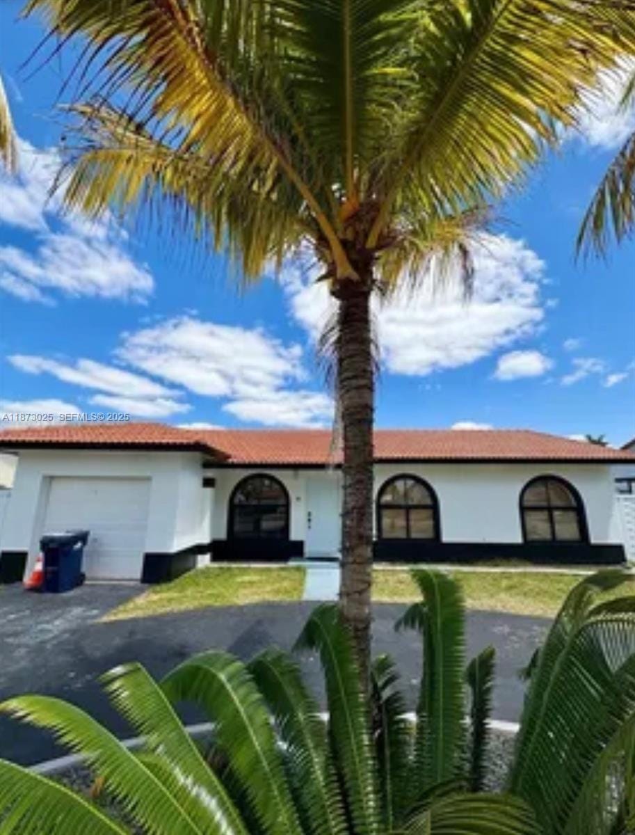 3 bedroom home for sale at 12943 207th, Miami, FL 33177 — $599,000