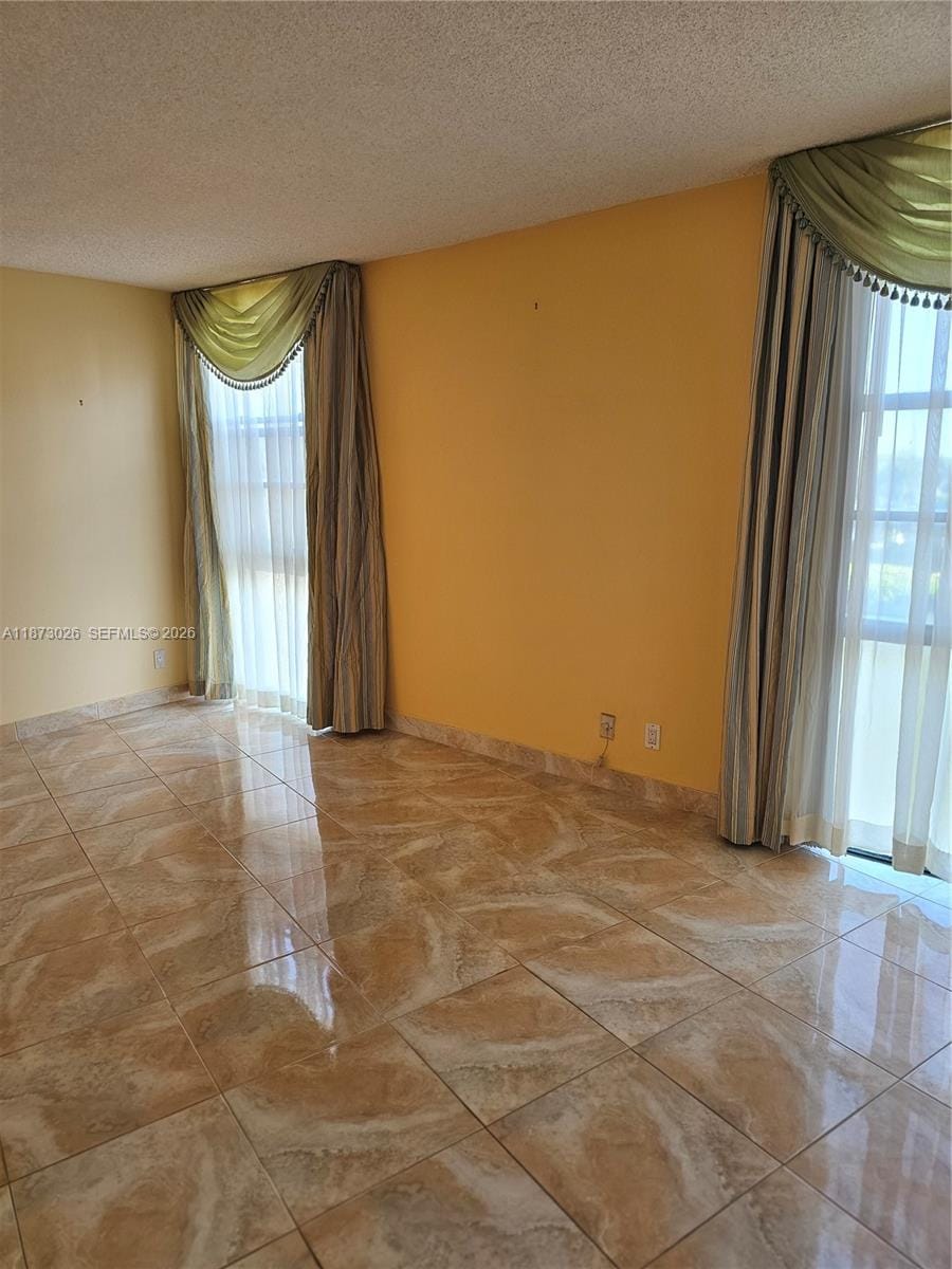 20400 W Country Club Drive 711, Aventura, FL 33180 photo 21