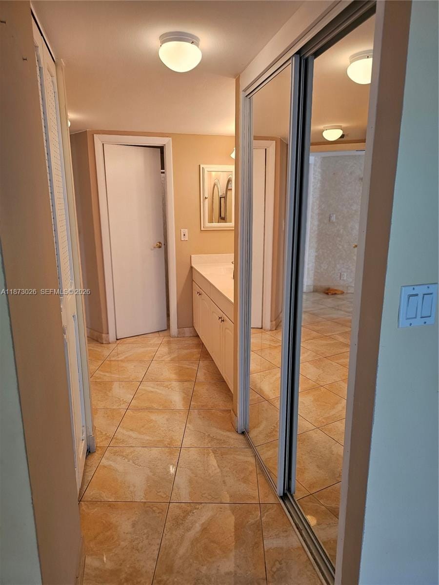20400 W Country Club Drive 711 — photo 6