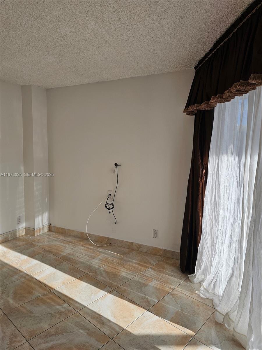 20400 W Country Club Drive 711 — photo 7