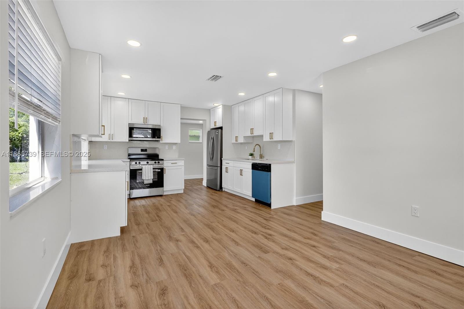 3239 Meadow Road — photo 3