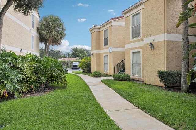 915 Riverside Drive 523, sold in Savannah At Riverside Con, Coral Springs, FL