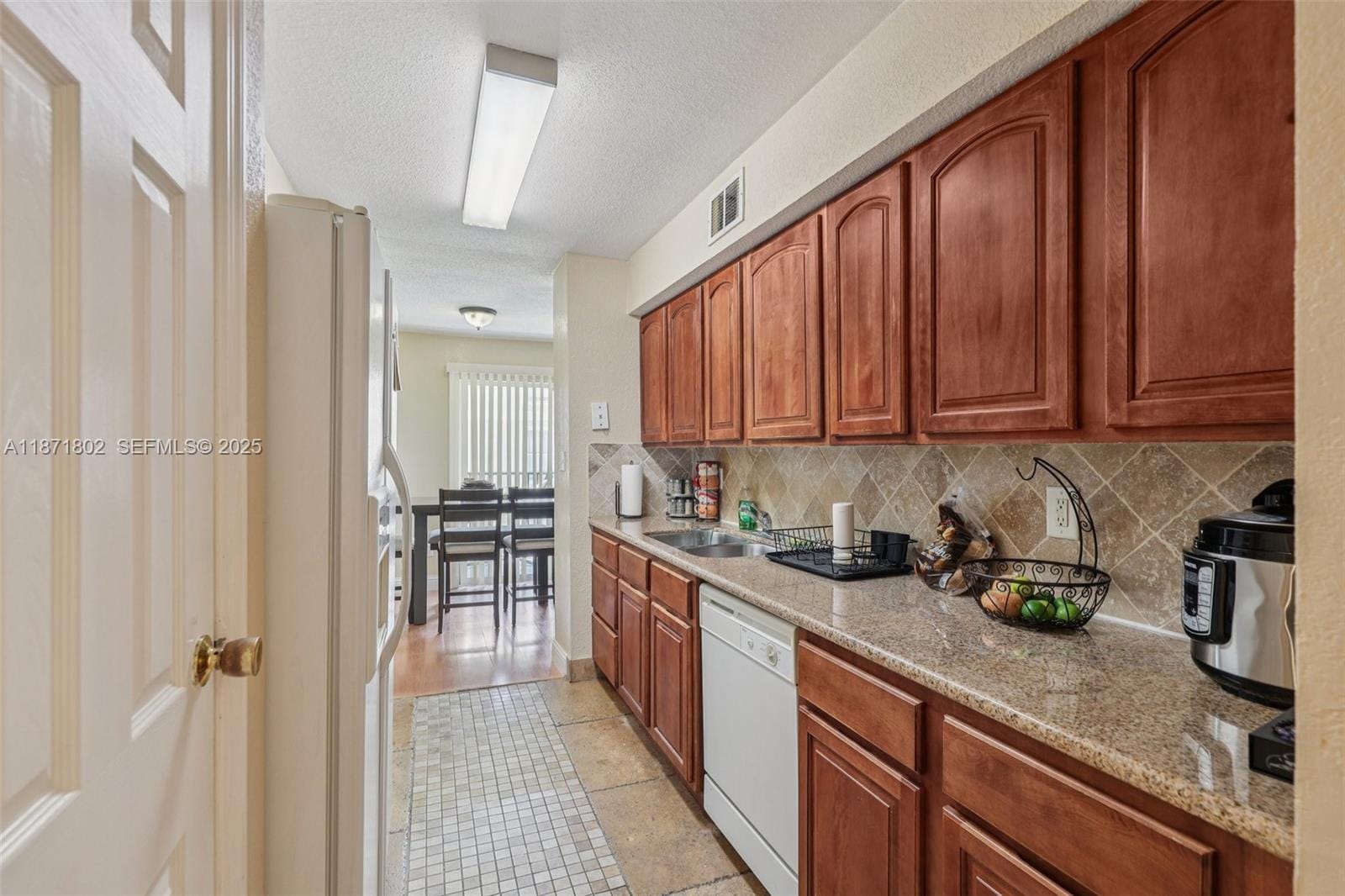 915 Riverside Drive 523 — photo 11