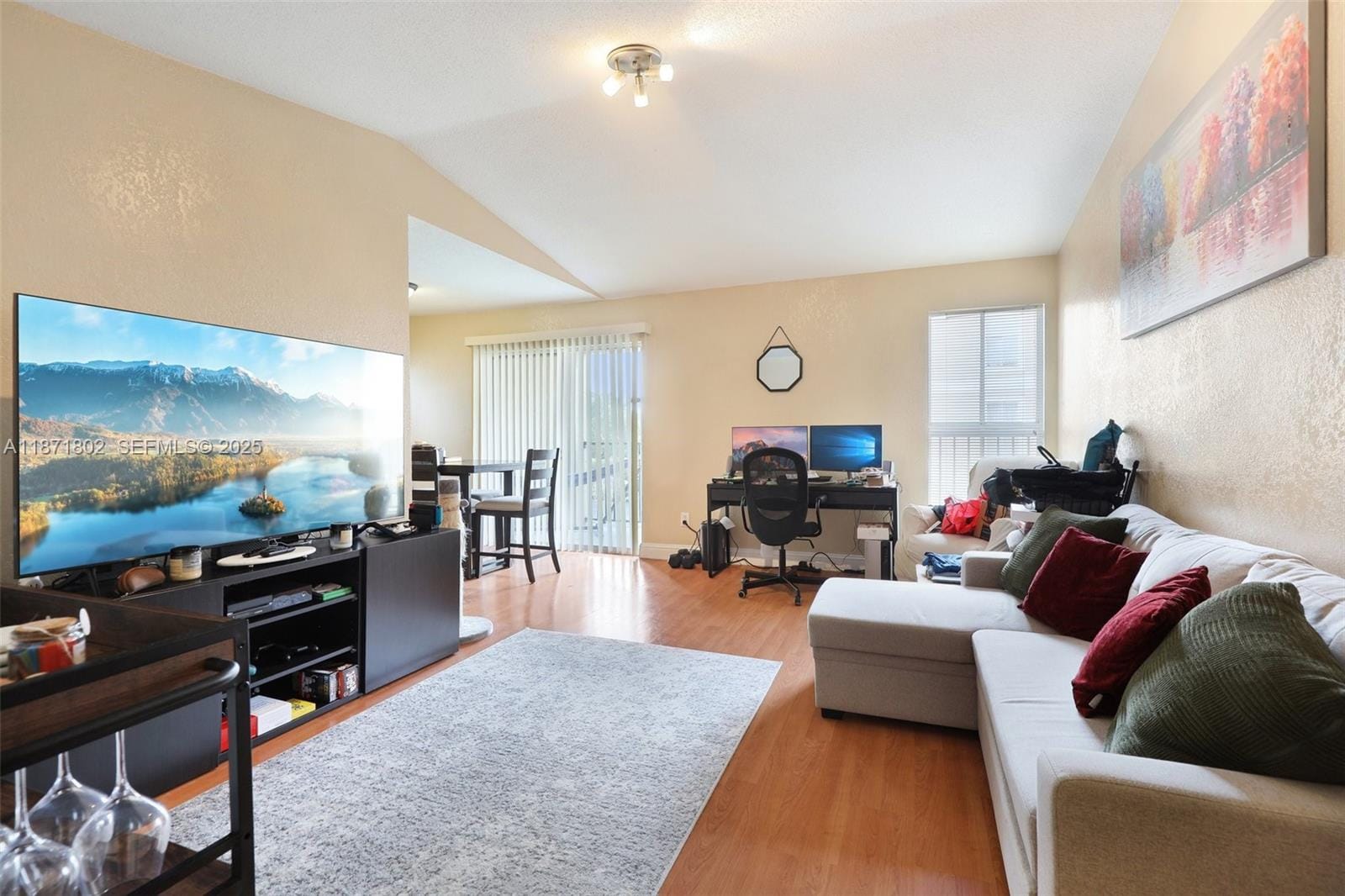 915 Riverside Drive 523 — photo 4