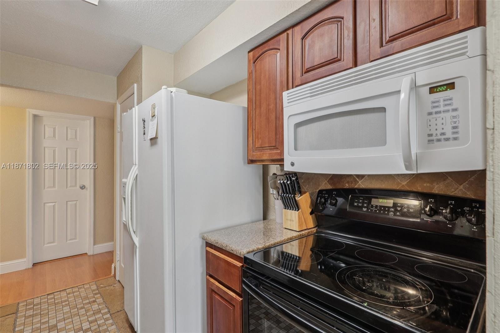 915 Riverside Drive 523 — photo 10