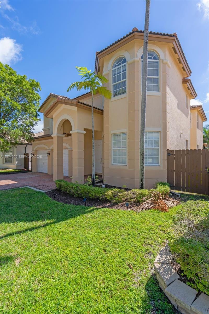 8467 NW 110th Place, Doral, FL 33178 photo 2